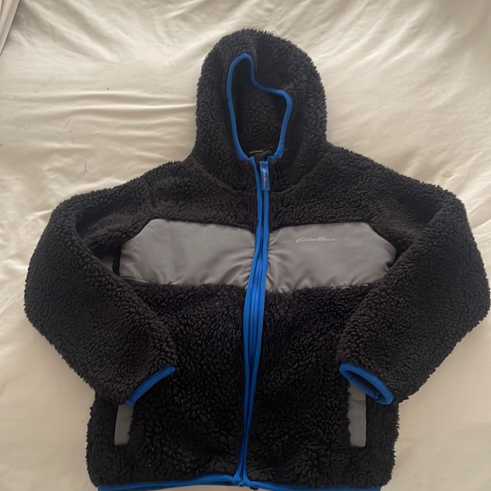 Eddie Bauer sherpa jacket with hood. Euc sz 5/6